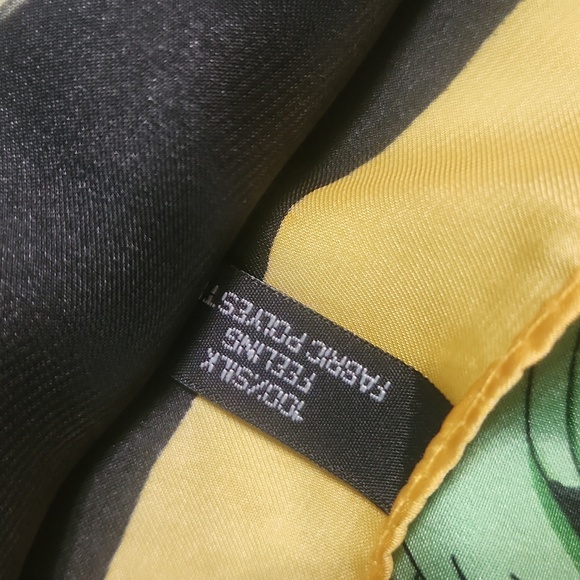 McCall and Parrot scarf - Picture 4 of 7